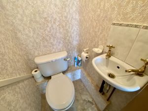 Guest WC- click for photo gallery